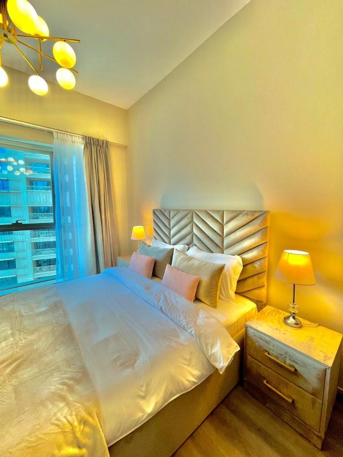First Class 2Br With Burj Khalifa & Downtown View Dubai Ngoại thất bức ảnh
