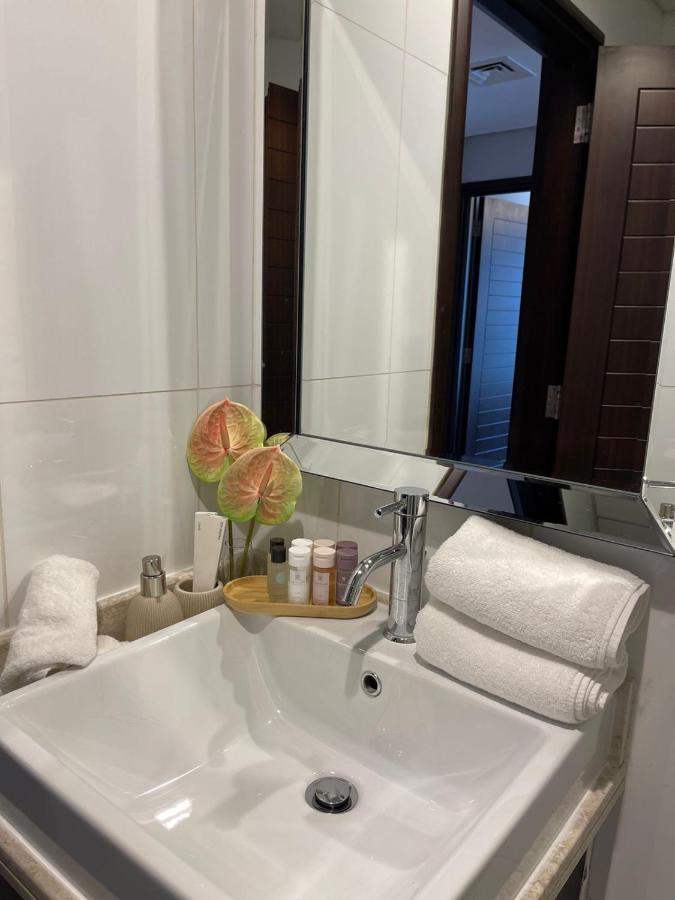 First Class 2Br With Burj Khalifa & Downtown View Dubai Ngoại thất bức ảnh