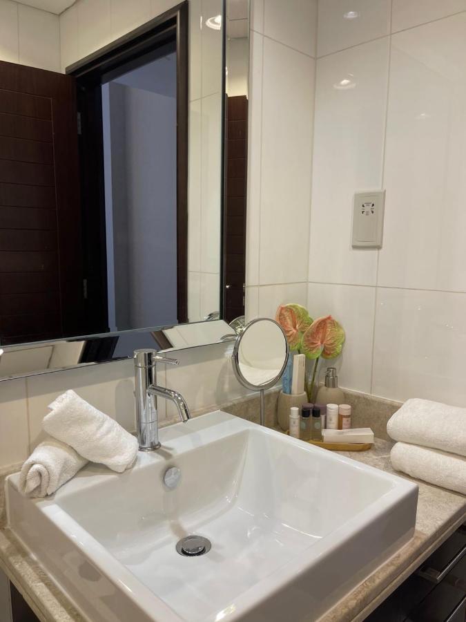 First Class 2Br With Burj Khalifa & Downtown View Dubai Ngoại thất bức ảnh