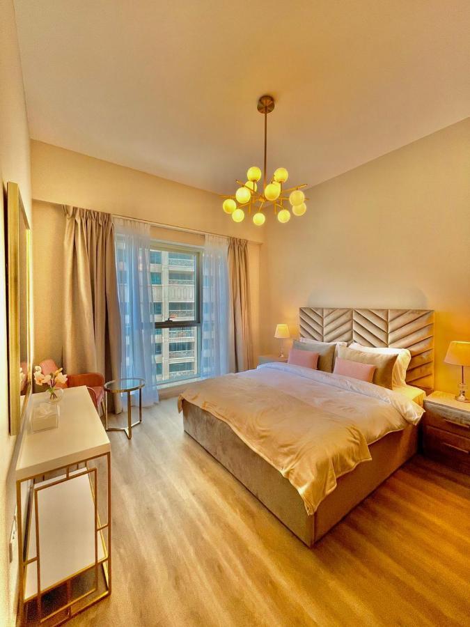 First Class 2Br With Burj Khalifa & Downtown View Dubai Ngoại thất bức ảnh