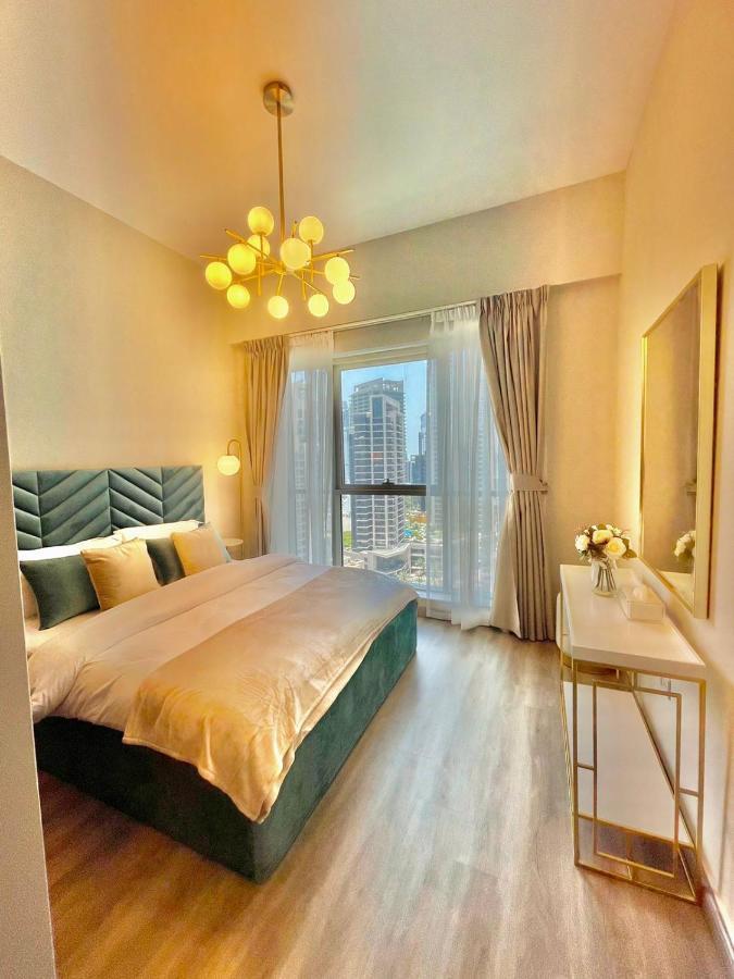 First Class 2Br With Burj Khalifa & Downtown View Dubai Ngoại thất bức ảnh