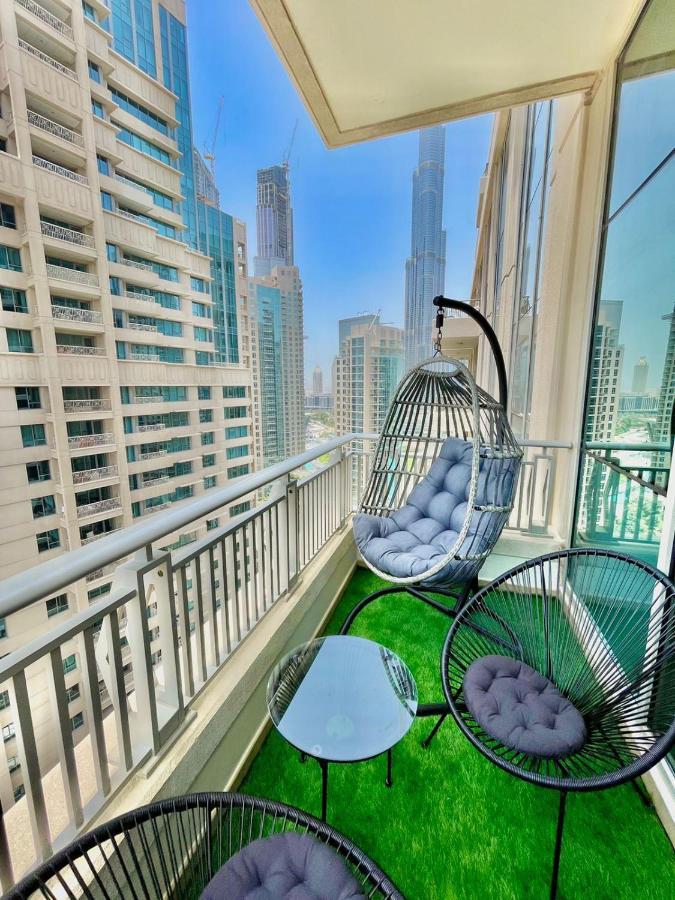 First Class 2Br With Burj Khalifa & Downtown View Dubai Ngoại thất bức ảnh